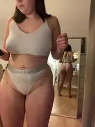 Petite_minette30 webcam model stream image