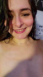 Roxannepiggy webcam model stream image