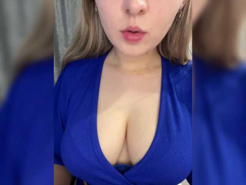 AlinaRay webcam model stream image