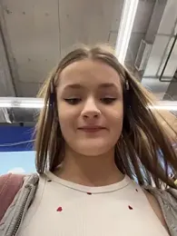 KittyQueeny webcam stripchat model stream image