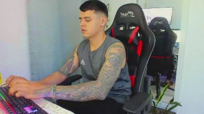 dage_19 webcam model stream image