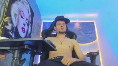 Lucas_hot_20 webcam cam4 model stream image