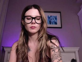 Alicee-teasee webcam model stream image