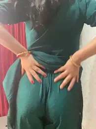 Red_Queen_11 webcam model stream image