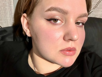 AmyyHall webcam model stream image