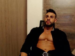 Connor Heat webcam model stream image