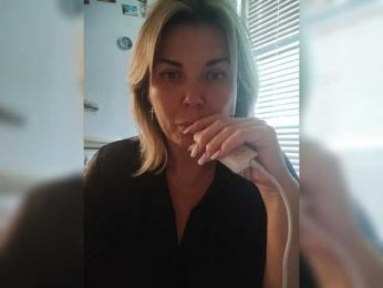 Dyia webcam bongacams model stream image