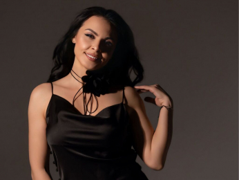 AngelinaKunis webcam model stream image