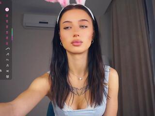 Lisa Budinich webcam model stream image