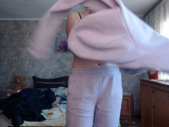 KristiWhite webcam model stream image