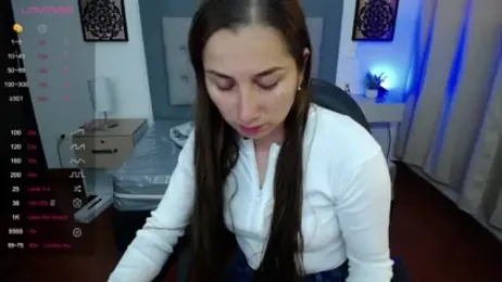 Iris_love18 webcam model stream image