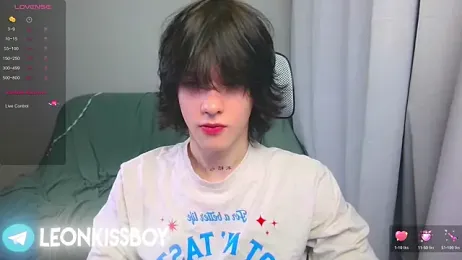 LeonBoykisser webcam stripchat model stream image