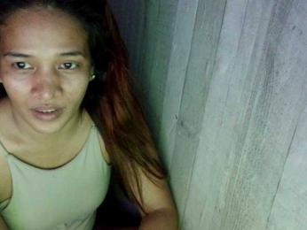 Rainie webcam model stream image