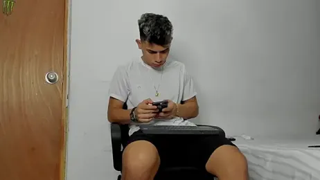 andrew_rose_ webcam model stream image