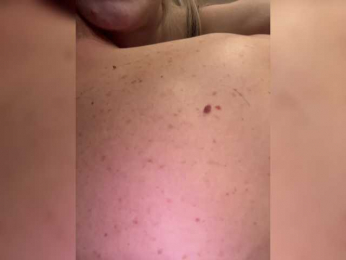 Essss33331 webcam bongacams model stream image