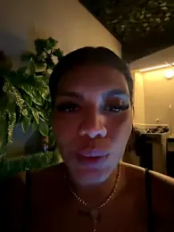 Victoria14_ webcam model stream image