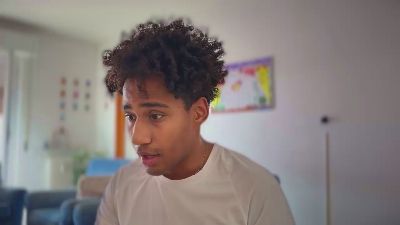 Yourvalentino webcam model stream image