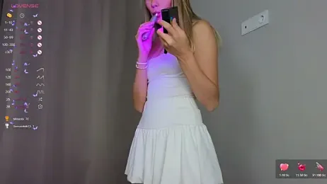 W___ webcam model stream image