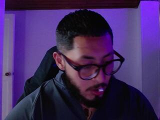 Thomas Spilios webcam model stream image