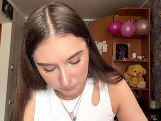 Shu Broscious webcam model stream image