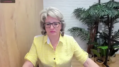 EvelynJoyful webcam model stream image