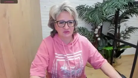 EvelynJoyful webcam model stream image