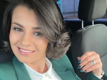 AnishaBee webcam model stream image