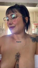 Lareyni26 webcam model stream image