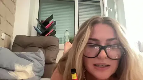 goddesemiiyy webcam model stream image