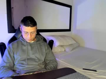 maxi_mux1 webcam model stream image