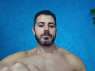 Cutler Q webcam flirt4free model stream image