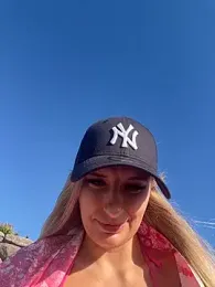 Betsy webcam model stream image