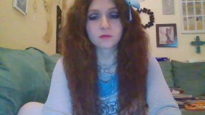 QueenCrimson webcam model stream image