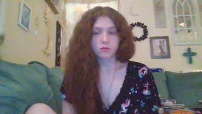 QueenCrimson webcam model stream image