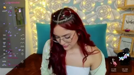 HazzelGray webcam model stream image