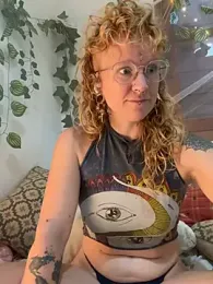 Synnix webcam stripchat model stream image