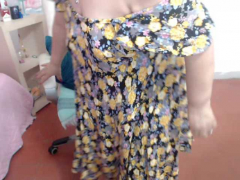 leonela webcam bongacams model stream image