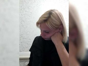 JulieSilver webcam model stream image