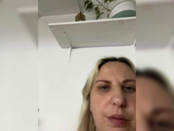 Roksi-8 webcam model stream image