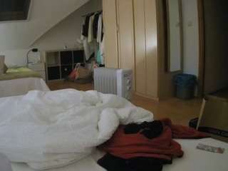 voyeurcam-julmodels-bed-1 webcam model stream image