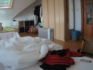 voyeurcam-julmodels-bed-1 webcam model stream image