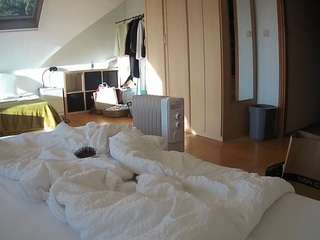 voyeurcam-julmodels-bed-1 webcam model stream image