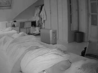 voyeurcam-julmodels-bed-1 webcam camsoda model stream image