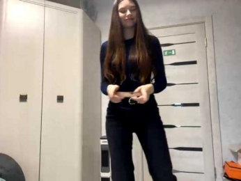 ElinOroz webcam model stream image