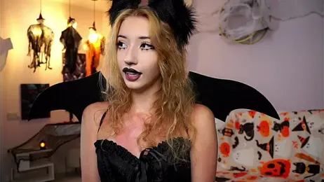 SunnivaCovil webcam model stream image