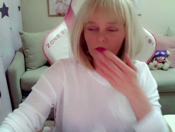 ChristieRoses webcam model stream image