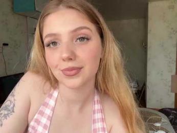 LapfulFluffX webcam model stream image