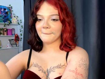 PhiaMoon webcam model stream image