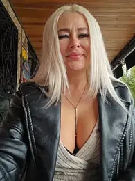 MILFBARBY webcam model stream image