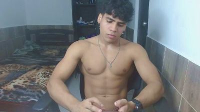 TylerGolt823 webcam model stream image